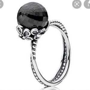 Pandora silver and Onyx ring